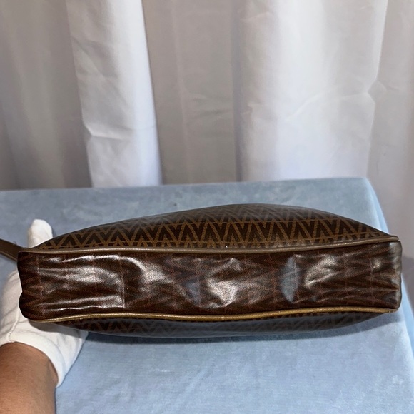 V-Pattern Brown Leather Men's Bag - Picture 5 of 7